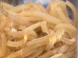 หนังหมูต้ม(หั่น)