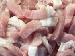 หมูสองชั้นหั่นเล็ก