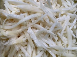 หน่อไม้ดองแบบเส้น