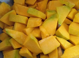 ฟักทองหั่น (แบบปอกเปลือก)