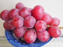 องุ่นควีน ราชินี